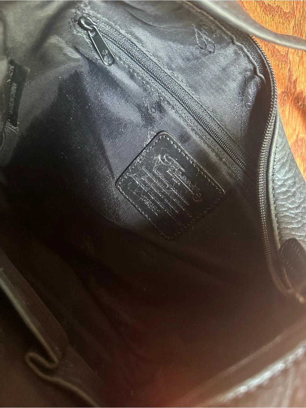 Fossil Classic Black Leather Shoulder Bag - Timeless Everyday Shoulder Bsg
